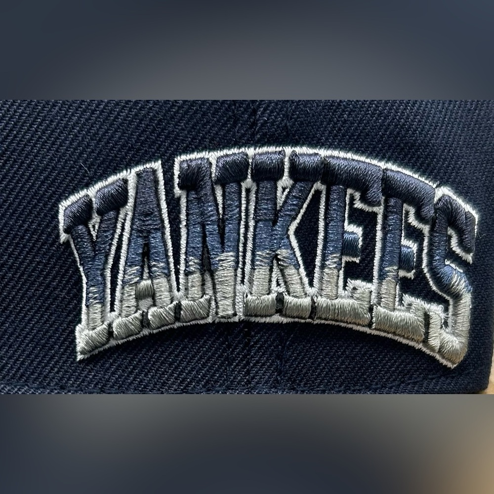 New York Yankees PRO STANDARD Side Script SnapBack Hat NYC Baseball Cap Gray UV - Picture 8 of 12